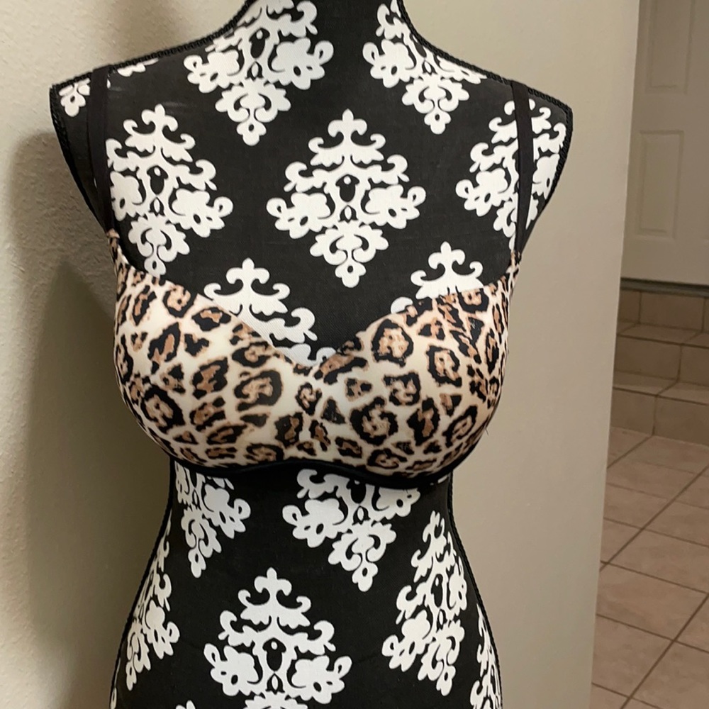 Like new Victoria’s Secret 34C balconet